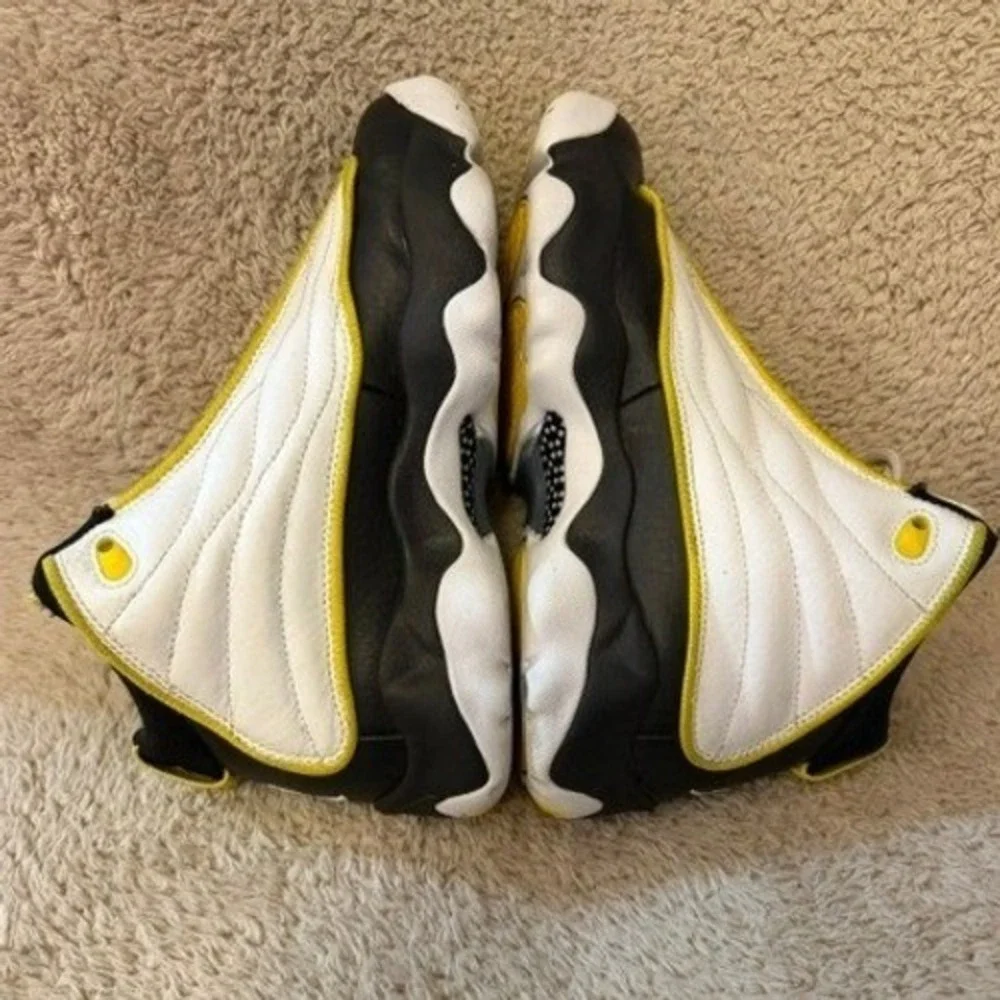 Jordan Pro Strong Kids Basketball Shoes White Black Tour Yellow DC7911-107 5Y